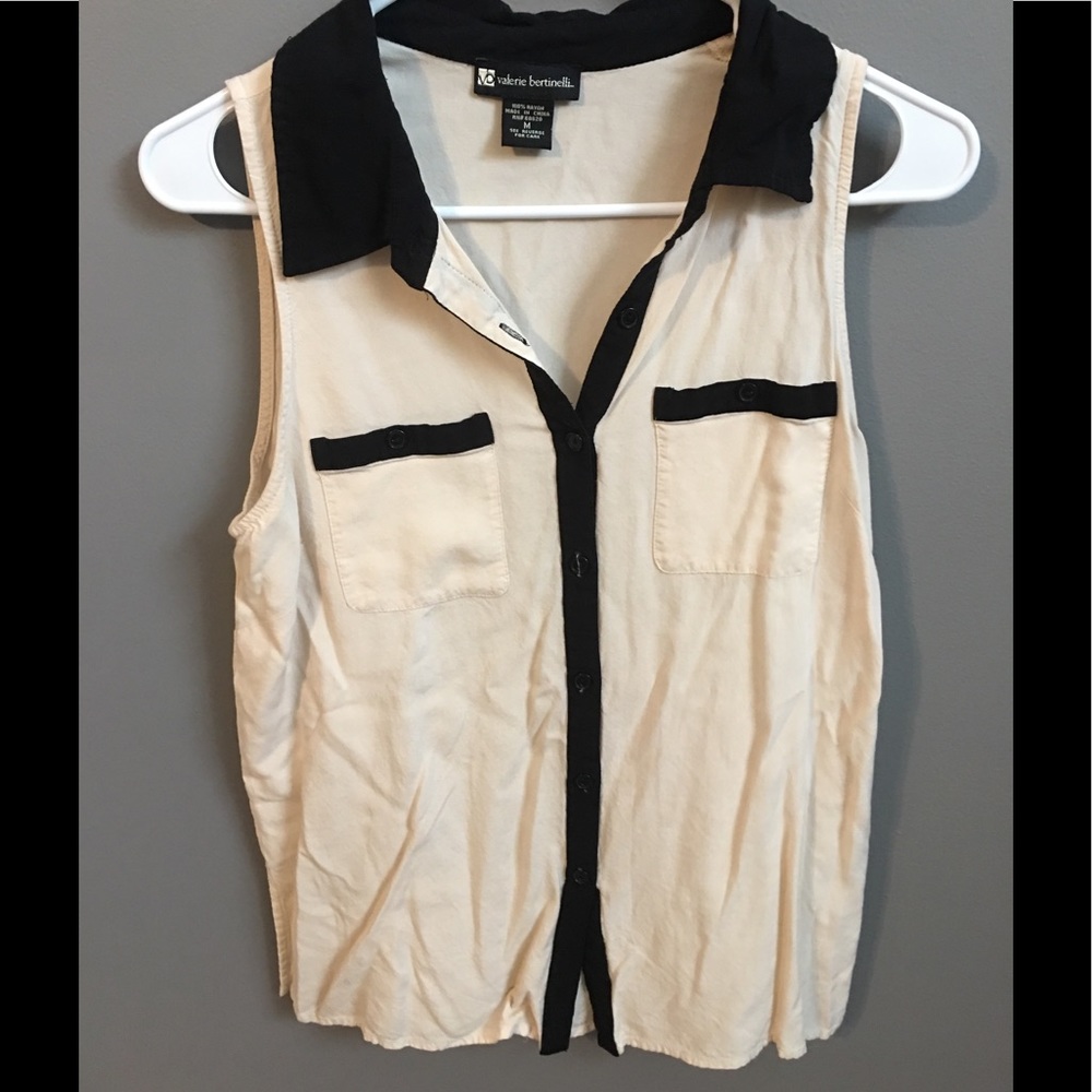 Tank top with collar